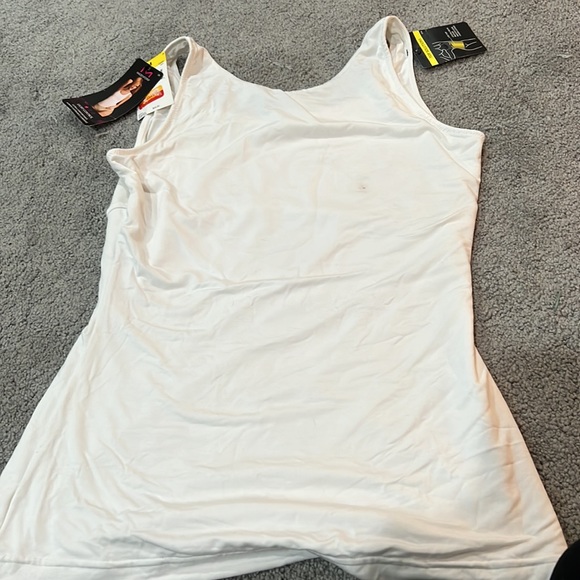 NWT - Maidenform - camisole - Picture 5 of 5